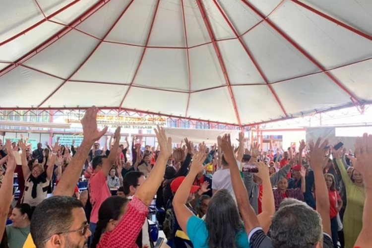URGENTE: Professores aceitam proposta do Governo Federal
