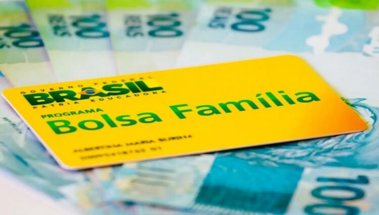 Como sacar o Bolsa Família sem cartão? Confira a seguir