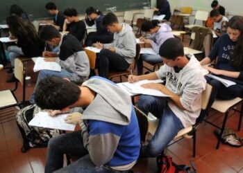 ENEM 2025: Primeira Etapa do Exame Nacional Começa Hoje com Mais de 4,8 Milhões de Inscritos