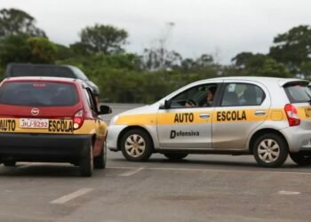 Contran aprova CNH sem autoescola obrigatória e flexibiliza regras de habilitação