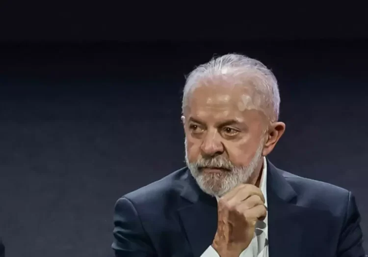 Lula tem reprovação de 37% e aprovação de 32%, diz Datafolha
