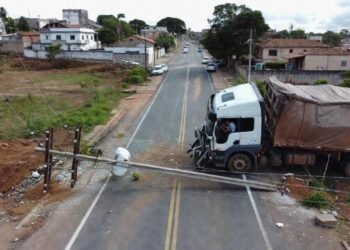 Acidentes Fatais com Redes Elétricas: Motoristas e Pedestres Vítimas de Instalações Inseguras