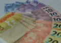 Governo Confirma Reajuste do Salário Mínimo para R$ 1.621 em 2026