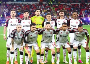 Flamengo brilha com show de Arrascaeta e avança às semifinais da Copa Intercontinental