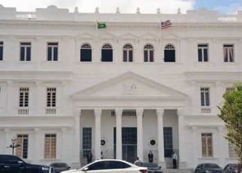 Justiça do Maranhão suspende aumento no salário do prefeito de São Luís