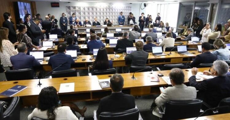 Relatório da CPMI do INSS revela esquema bilionário de fraudes contra aposentados