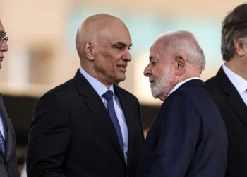 Lula larga a mão de Moraes e aconselha ministro a se declarar impedido no caso Banco Master