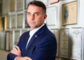 Com posse de Nunes Marques, Flávio Bolsonaro diz esperar TSE ‘imparcial’