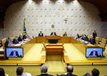 STF autoriza penduricalhos com limite de 35% acima do teto