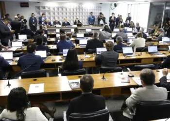 Relatório da CPMI do INSS revela esquema bilionário de fraudes contra aposentados
